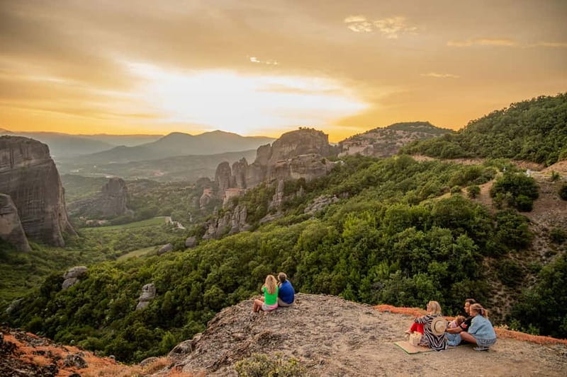 Meteora: Sunset Small Size Tour with Monastery & Caves visit - Language, audio help, and the guiding style