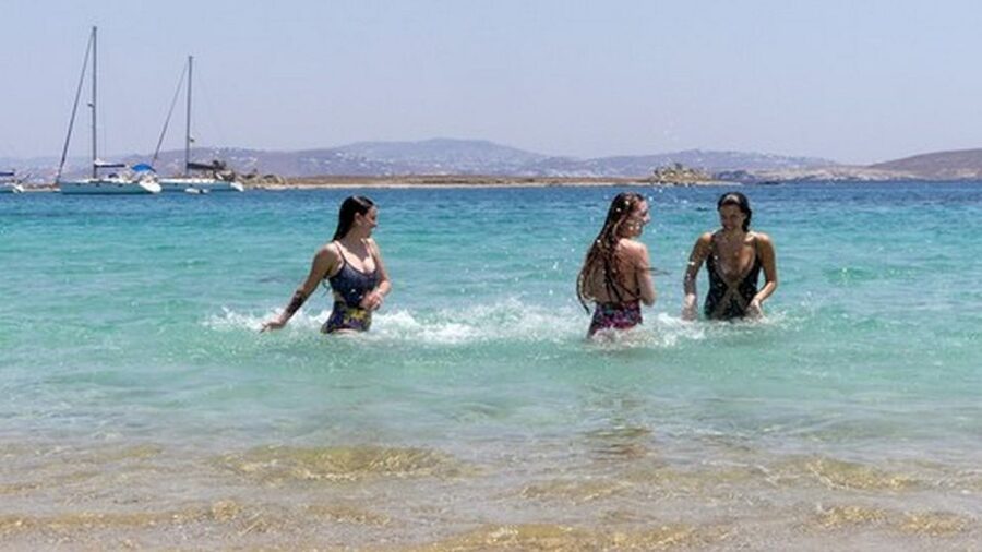 Mykonos: Delos and Rhenia Full-Day Sailing Cruise with Meal - Sailing back past Mykonos