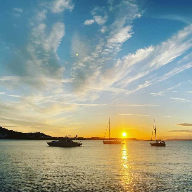 Mykonos: Private Island Tour with local guide -Jeep Renegade - Quiet beaches and livelier shores