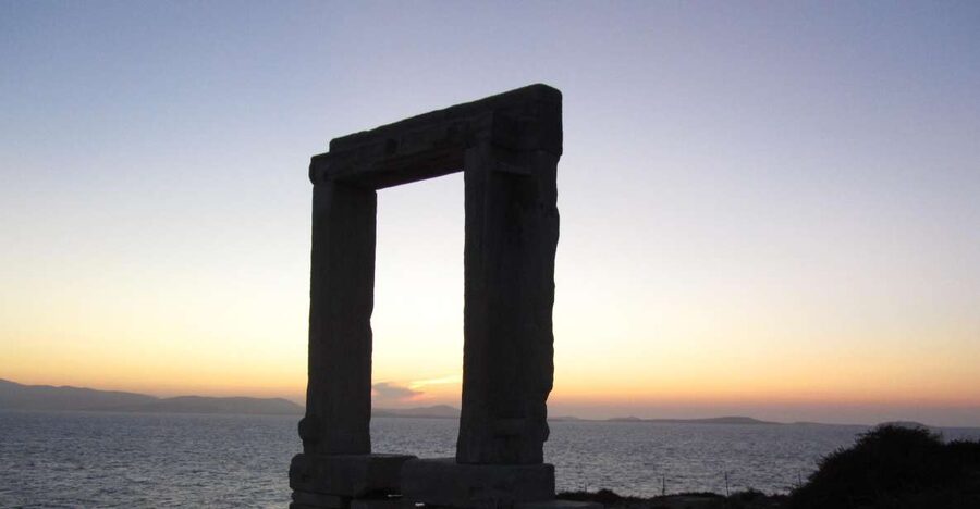 Naxos Castle Walking Tour and Sunset at the Portara - A gentle introduction to Naxos Town