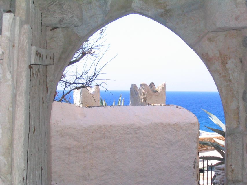 Naxos Castle Walking Tour and Sunset at the Portara - The old market, local food, and present-day Naxos