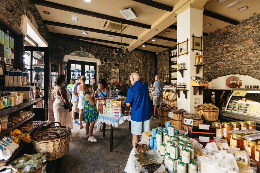 Naxos: Naxos Town Food Tour with Tastings and Wine - What $112 buys you