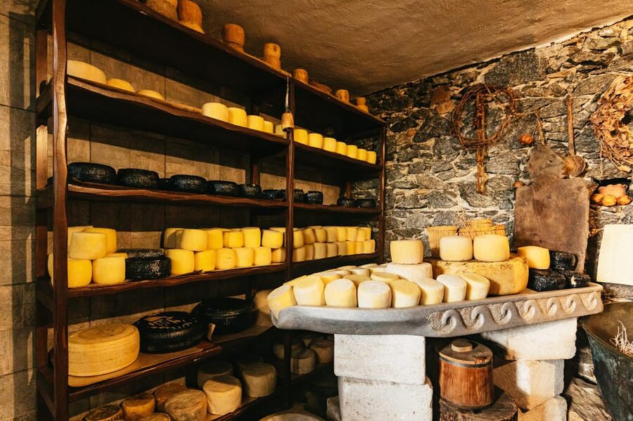 Naxos: Naxos Town Food Tour with Tastings and Wine - The Temple of Apollo and sunset expectations