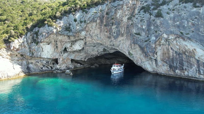 Nydri: Island Hopping Boat Cruise with Beach BBQ Lunch - Why this eight-hour cruise works so well