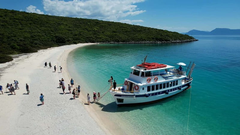 Nydri: Island Hopping Boat Cruise with Beach BBQ Lunch - Boat comfort, seating, and the feel on board