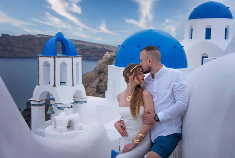 Oía: Santorini Professional Photoshoot with Edited Photos - Key points to know before booking