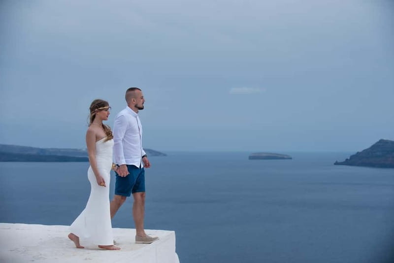 Oía: Santorini Professional Photoshoot with Edited Photos - Price, Group Size, and What Is Not Included