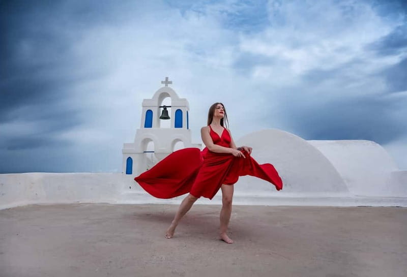 Oía: Santorini Professional Photoshoot with Edited Photos - Simple Ways to Prepare for Better Photos
