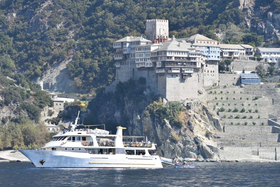 Ouranoupoli: Mount Athos Peninsula Sightseeing Cruise - Commentary in 10 languages