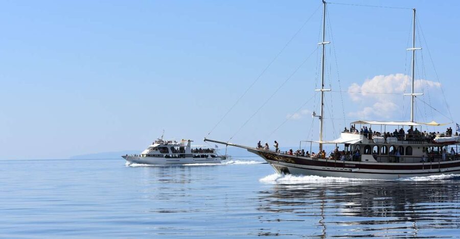 Ouranoupoli: Mount Athos Peninsula Sightseeing Cruise - The monasteries you can see from the boat