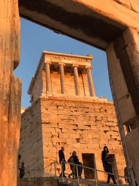 Parthenon & Acropolis Guided Tour in Spanish -Option Tickets - Erechtheion and the Caryatids