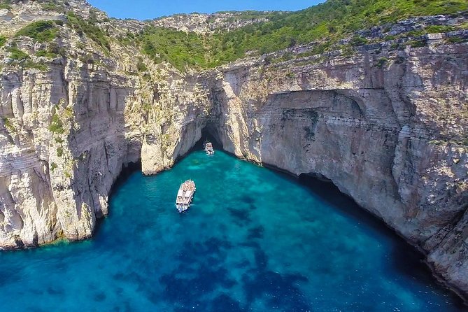 Paxos Antipaxos Blue Caves (Lakka Village) from Corfu - Guides, music, and the feel onboard