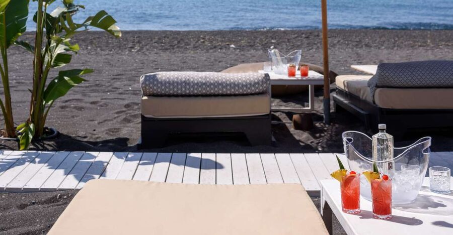 Perivolos Beach: Sun-Bed Experience FortyOne Bar Restaurant - Key points to know before booking