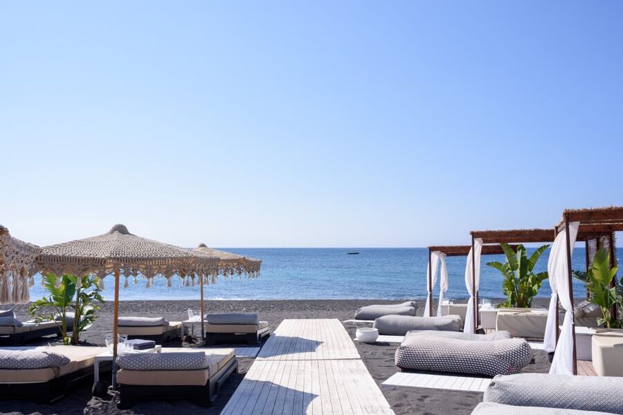 Perivolos Beach: Sun-Bed Experience FortyOne Bar Restaurant - A full beach day at FortyOne