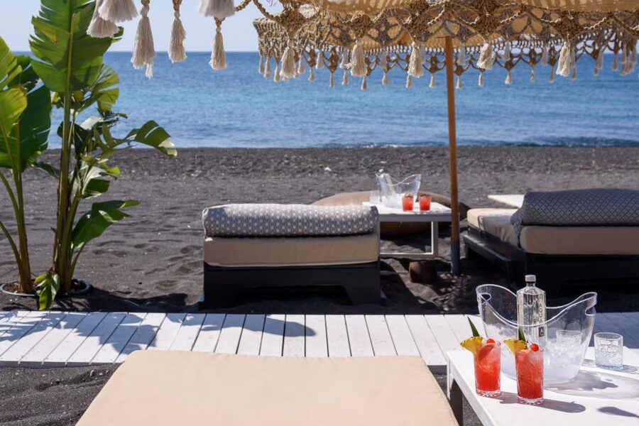 Perivolos Beach: Sun-Bed Experience FortyOne Bar Restaurant - Who should book FortyOne