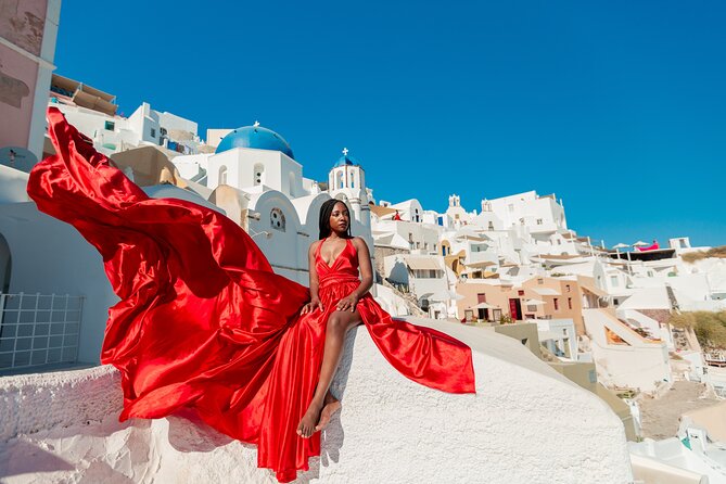 Photoshoot in Flying Dresses in Santorini - Timing: morning comfort versus sunset mood