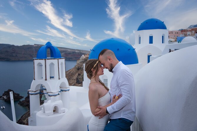 Photoshoot in Santorini Oia - Why a short Oia photoshoot can be worth your time