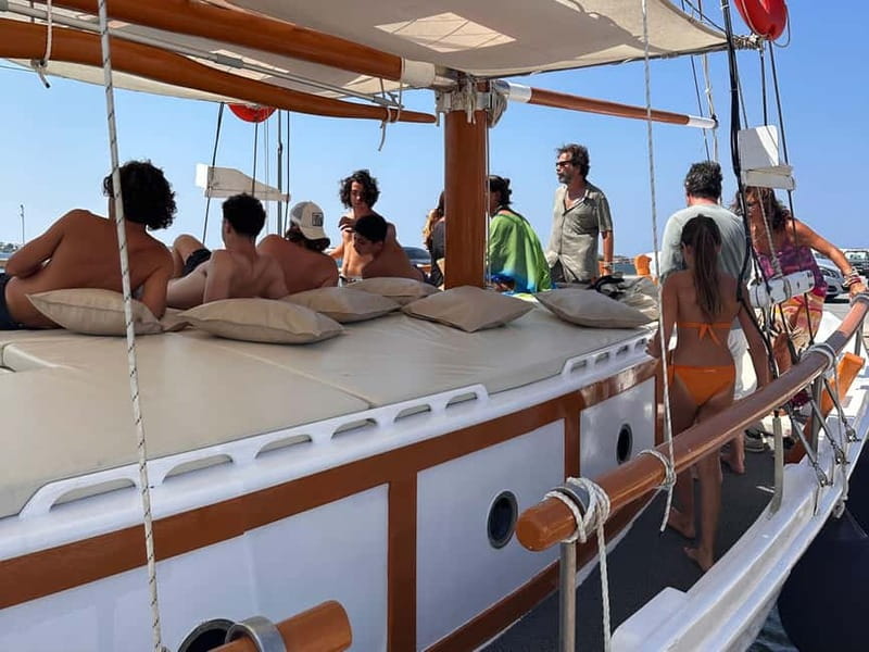 Pounta: Paros & Antiparos Cruise, Swimming & Seafood Lunch - Starting at Pounta Beach and boarding the wooden kaiki