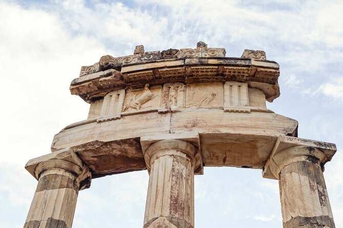 Premium Delphi Day Trip with an Expert Guide, Museum & Lunch - Arachova, mountain scenery, and your lunch choice