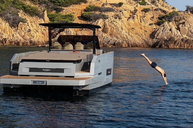 Private 5-Hour Cruise on Brand-New Luxury Yacht in Mykonos (Para Voce) - Leaving Agia Anna for Psarou Beach