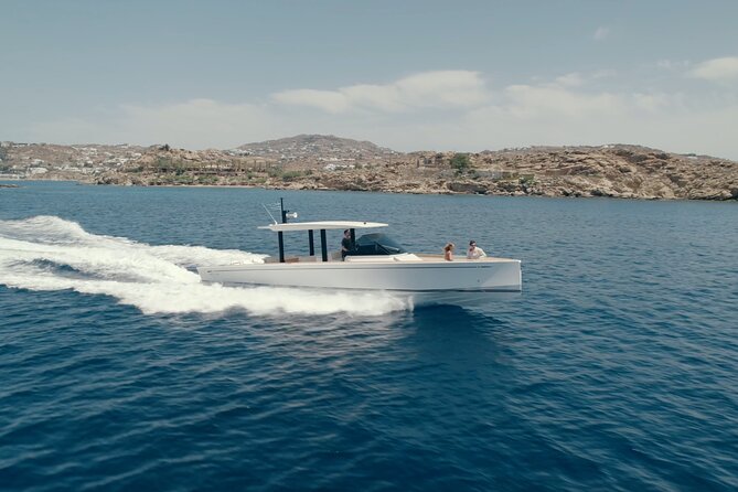 Private 5-Hour Cruise on Ultra Luxury Brand-New Yacht in Mykonos (Nevma) - Psarou: Mykonos glamour from offshore