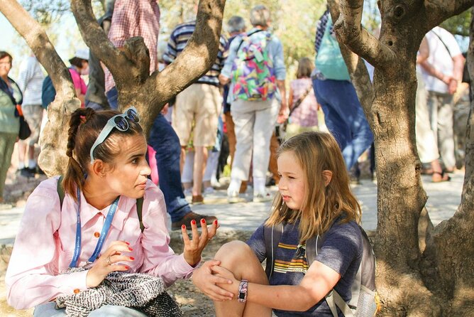 Private Acropolis for Families Tour - How the guide keeps different ages involved