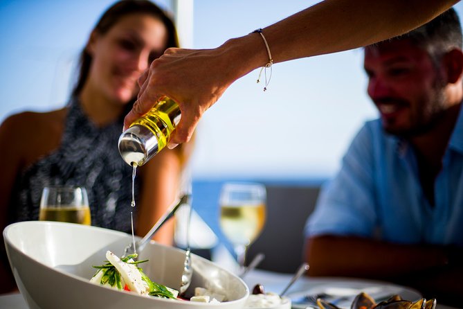 Private Beautiful Day or Romantic Sunset Cruise with Meal and Drinks - Day cruise or sunset cruise?