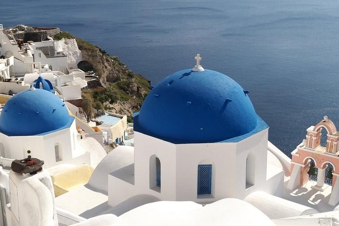Private Classic Santorini Panorama: Visit the most popular destinations! - Red Beach: dramatic views, rough footing