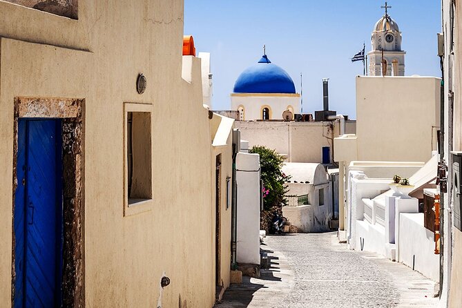 Private Custom Land Tour in Santorini with a Local - Oia: Blue Domes, Castle Views, and Crowded Lanes