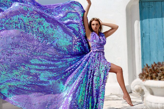 Private Flying Dress Photoshoot in Mikonos - Posing help makes a bigger difference than the dress