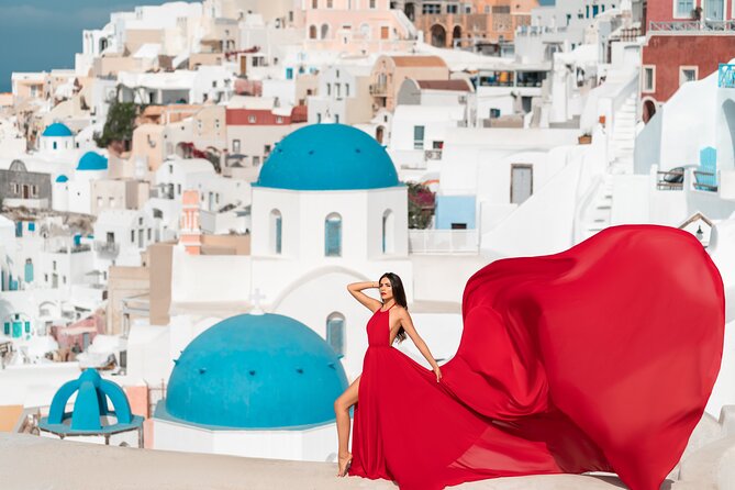 Private Flying Dress Photoshoot in Santorini - Who will enjoy this most