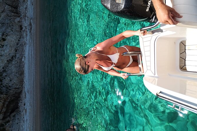Private Luxury 6.5m 140hp Speedboat cruise Shipwreck & Blue Caves - Five hours, with travel time included