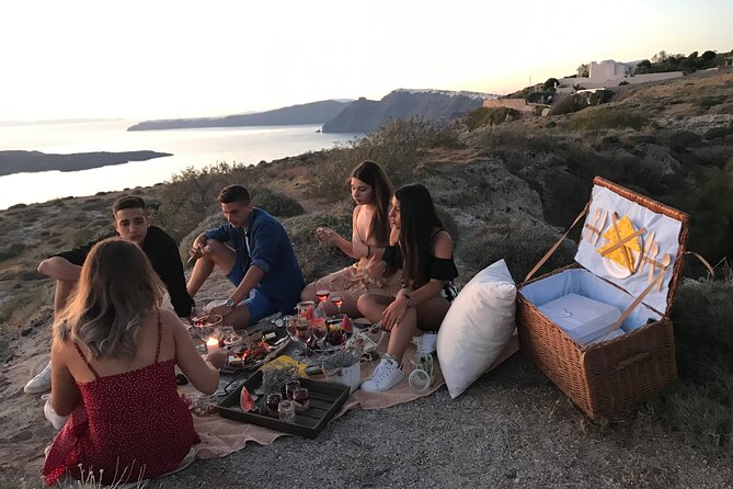 Private Santorini Sunset Picnic Experience - Service that helps with proposals and celebrations