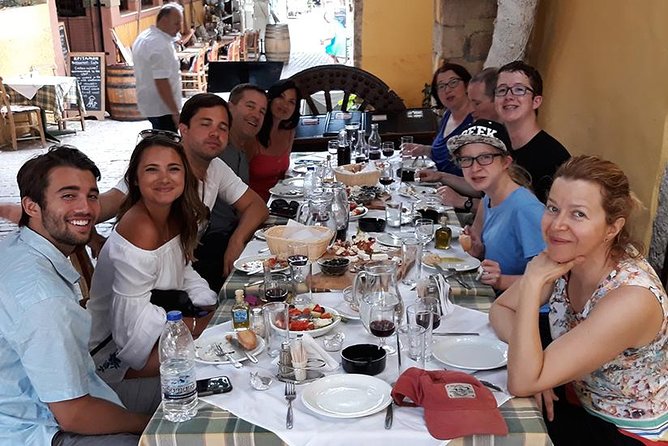 PRIVATE Walking Tour with Lunch and Wine Tasting by a Sommelier - Weather, clothing, and practical comfort
