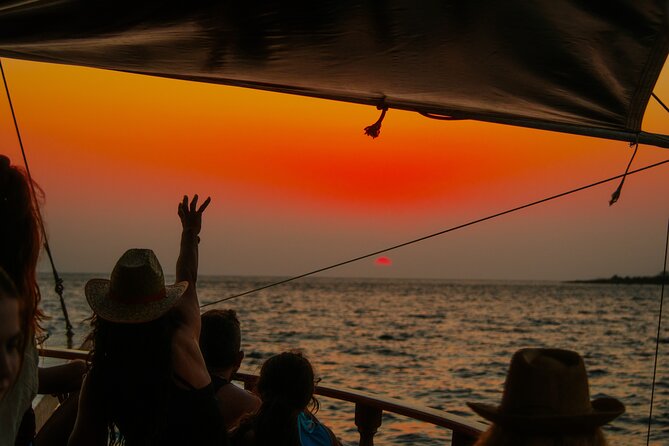 Queen Bee Sunset Cruise with Swim Stops and Dinner - Who will get the most from Queen Bee