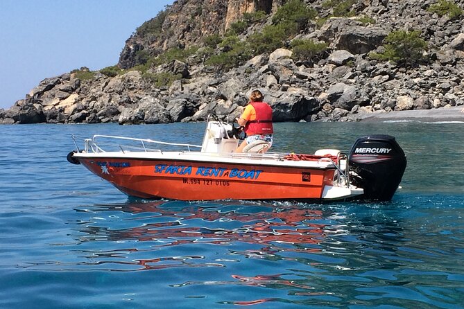 RENT A BOAT 5,5m-30hp LICENCE FREE MARATHI - Leaving Marathi with your own 30-horsepower boat