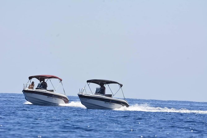 Rent a Boat in Santorini without a License - A private day instead of a fixed cruise