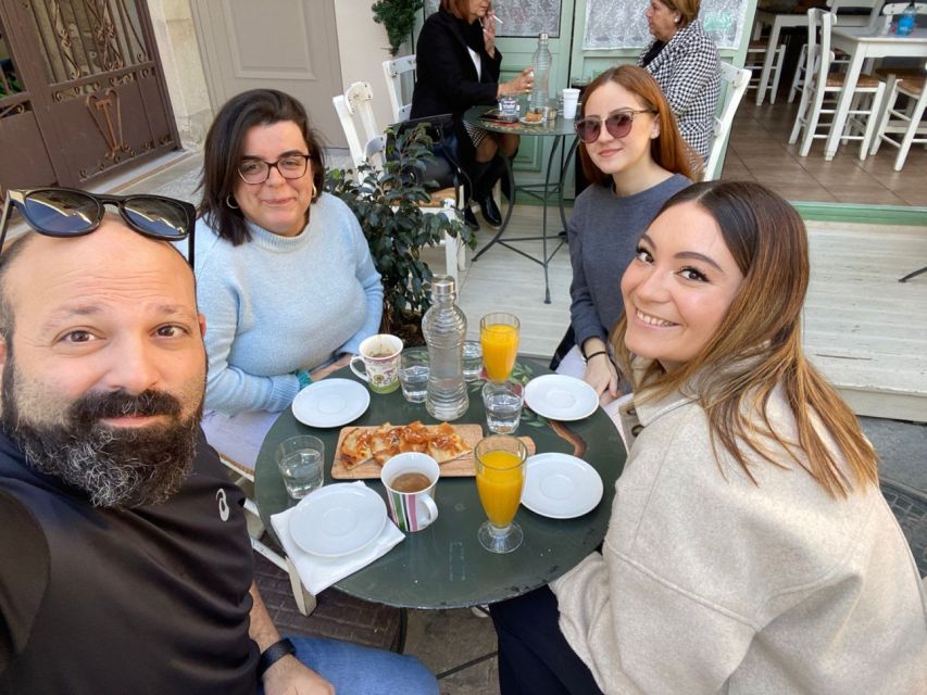 Rethymno: Old Town Walking Tour with Meal - A full Cretan meal beneath lemon trees