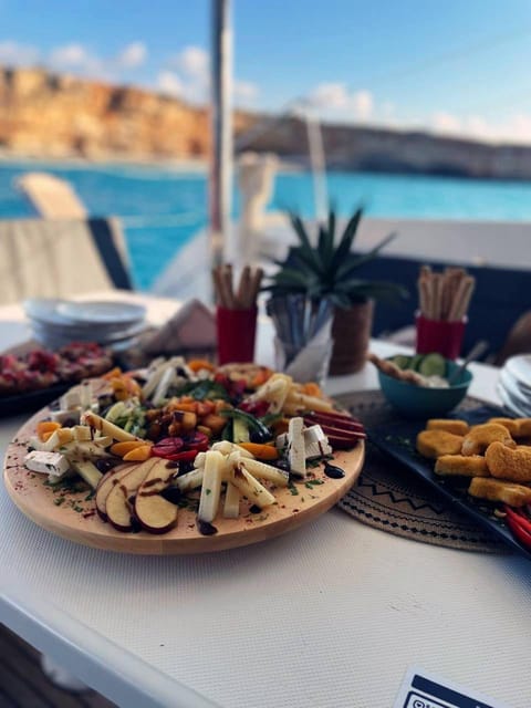 Rethymno: Sunset Catamaran Cruise - Sushi & Open Bar - Who will get the most from this cruise