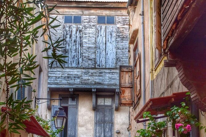 Rethymno Walking & Gastronomy Tour - Inside the 17th-century filo atelier