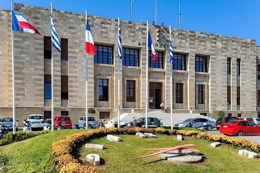 Rhodes: Hop-On Hop-Off Sightseeing Bus Tour - The hourly schedule is the main limitation