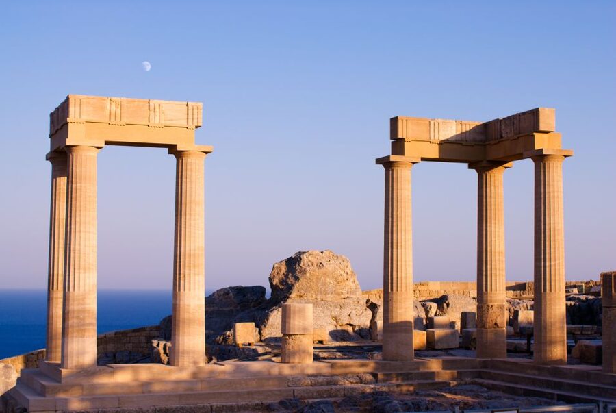 Rhodes: Lindos Acropolis Entry Ticket & Optional Audio Guide - Heat, shade, water, and the physical effort