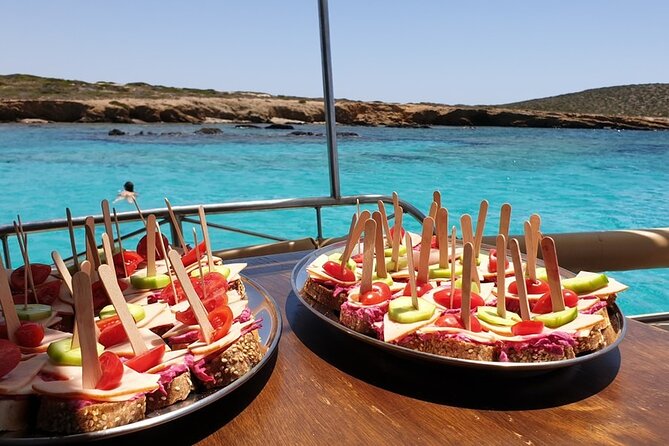Round of Antiparos & Despotiko with Traditional Boat - The crew and the character of the day