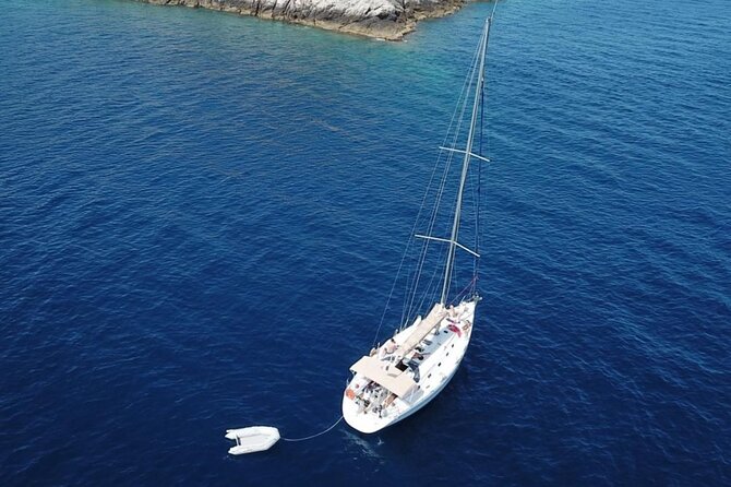 Sailing Boat Small Group Kleftiko and Sikia Cave West of Milos - Sailing or motor cruise?