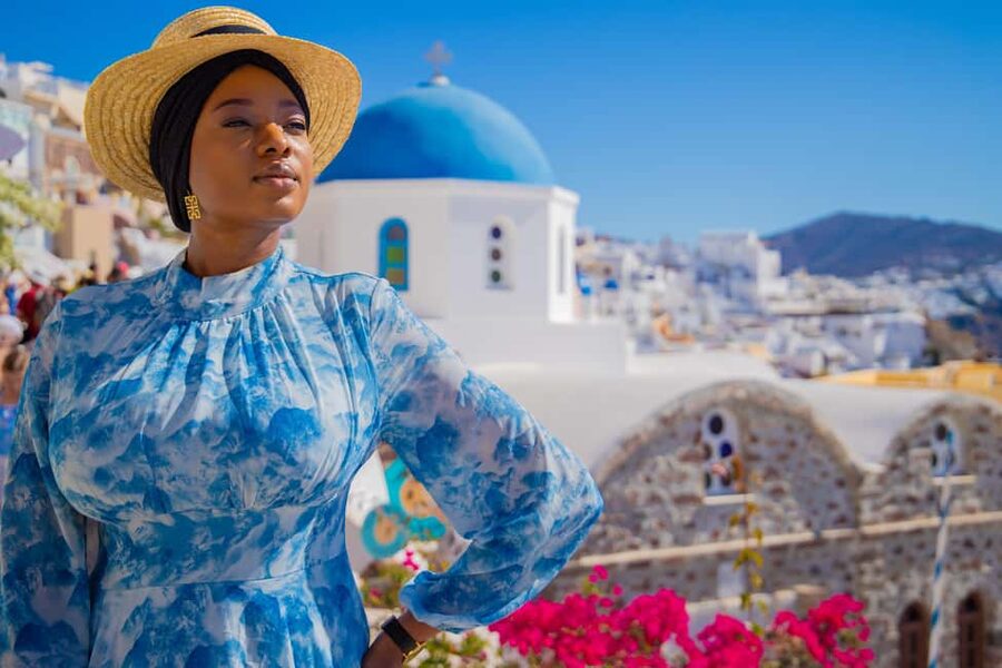 Santorini: 40-Minute Oia Photoshoot - Edited photographs and what you receive