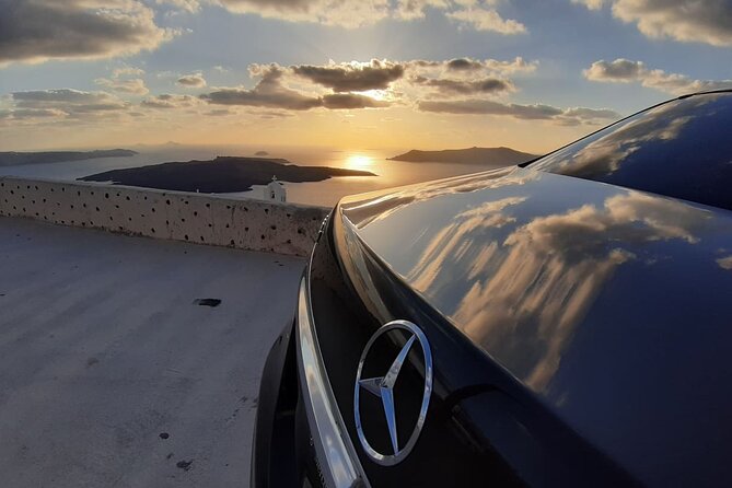 Santorini: Airport or Port One-Way Private Transfer - What the private vehicle includes