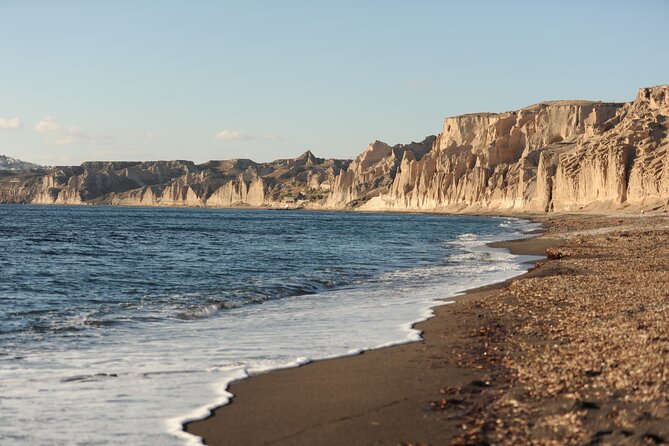 Santorini Airport Private Direct Transfer to All Destinations - A calm landing at Santorini Airport