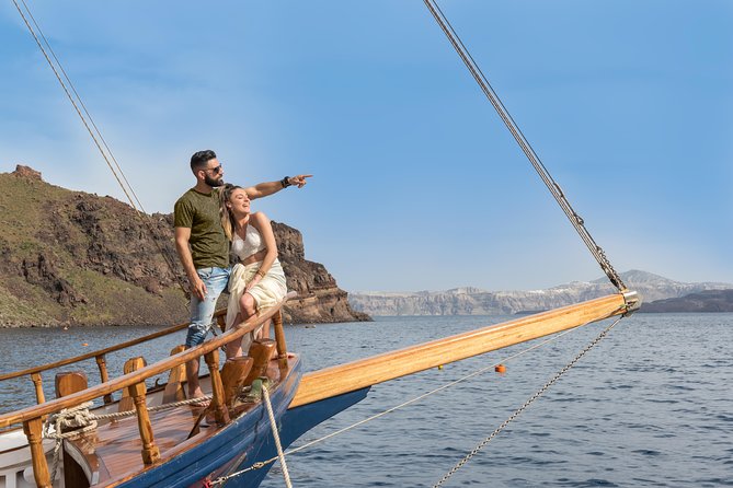 Santorini Caldera Cruise Tour (Volcano, Hot Springs, Thirassia) - Getting to Fira’s Old Port