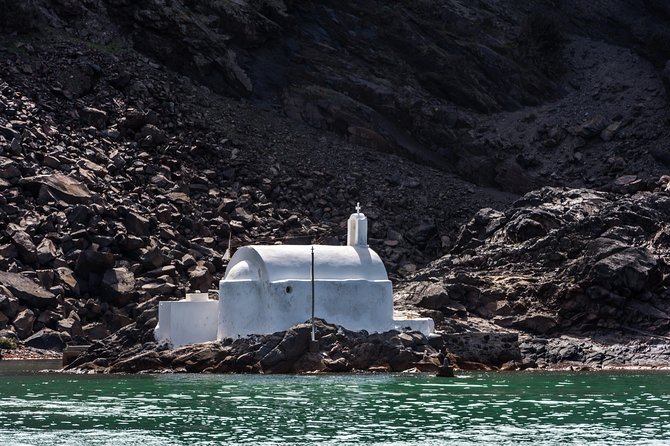 Santorini Caldera Cruise Tour (Volcano, Hot Springs, Thirassia) - Palea Kameni: a swim from the boat