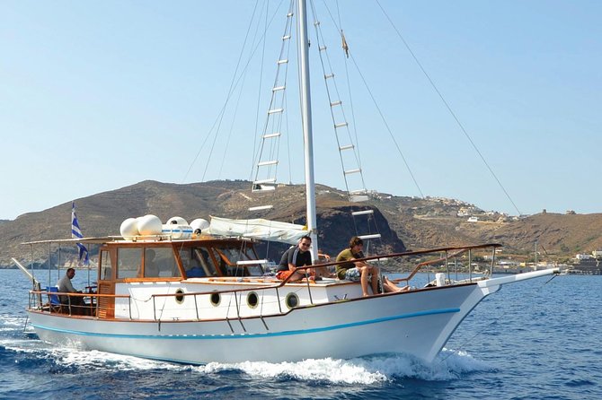 Santorini Caldera Sunset Traditional Cruise with Meal and Drinks - The final run to Vlychada at sunset